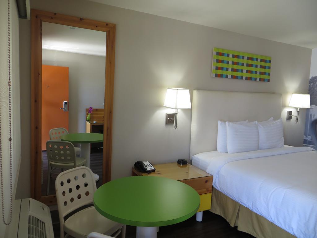 Inn At Temescal オークランド エクステリア 写真