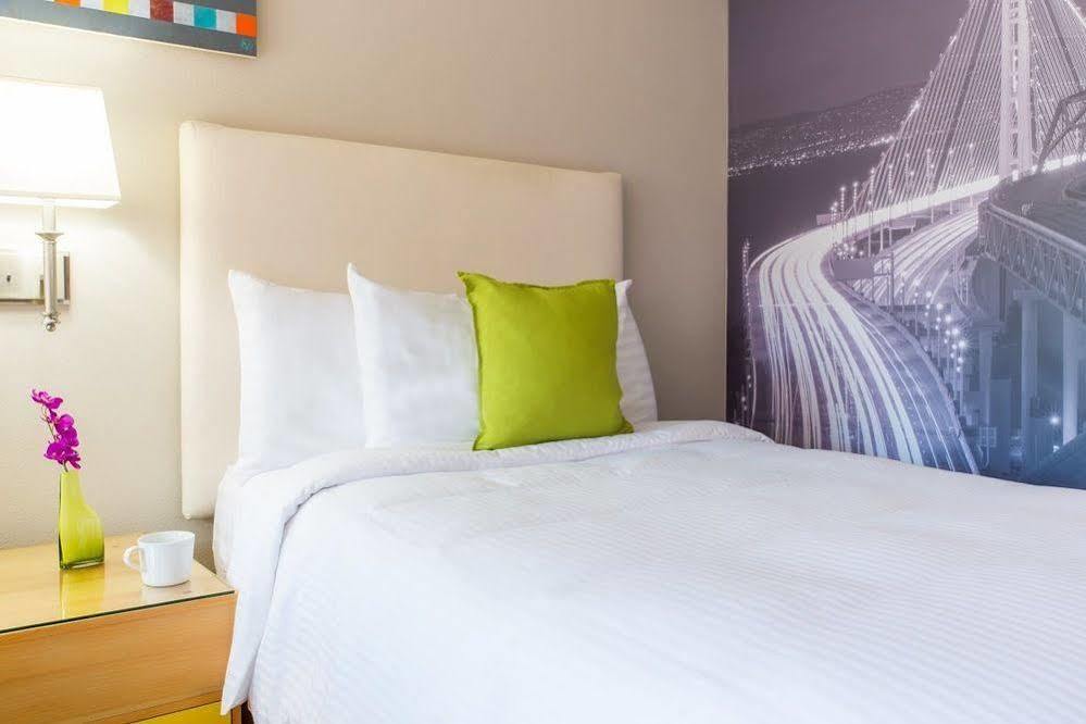 Inn At Temescal オークランド エクステリア 写真